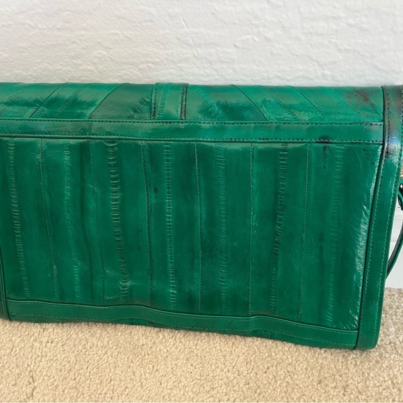 Vintage 80s Kelly Green Eel Skin Purse - Picture 2 of 11